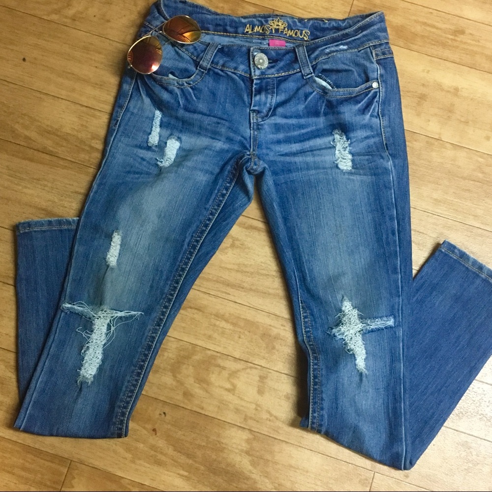 Destroyed Super Skinny Jeans